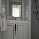 Πανσιόν Esmeralda Adults Only 4*