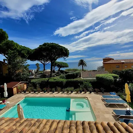 Esmeralda Adults Only 4*