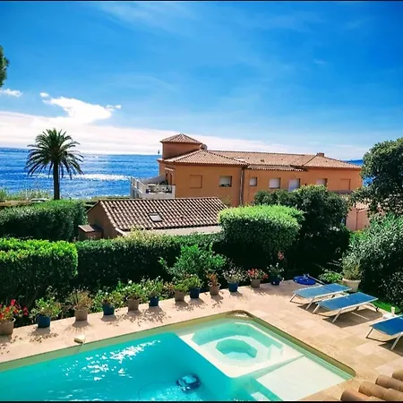 Esmeralda Adults Only