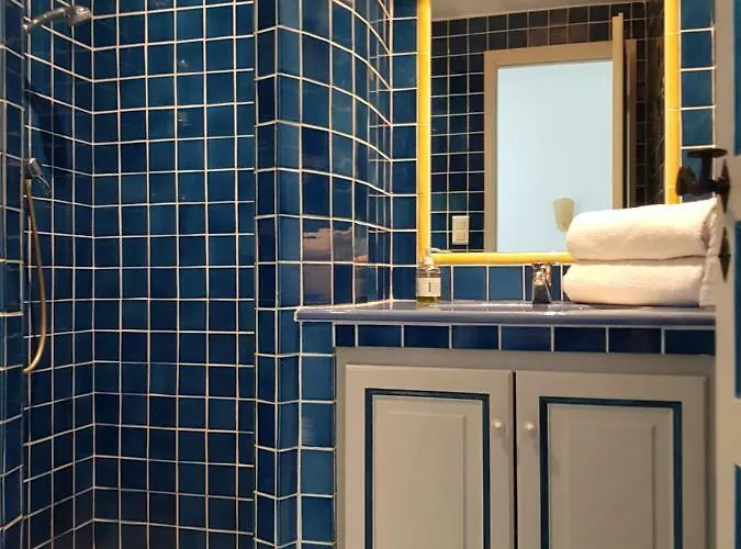 Esmeralda Adults Only 4*